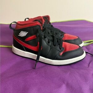Nike Kids Black and Red Sneakers